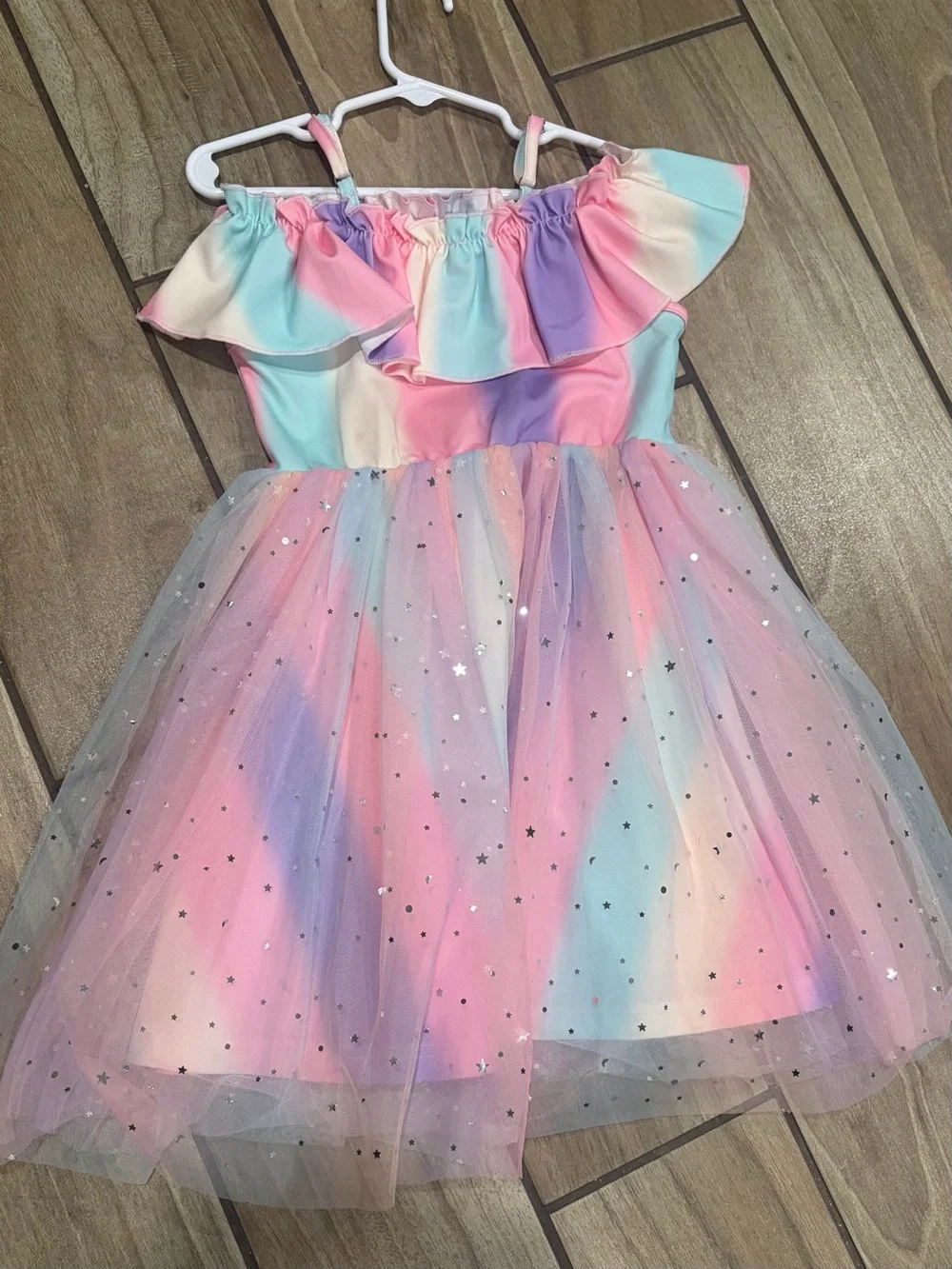 Girls dress with ombré rainbow colors with shiny star glitter like spots size 5